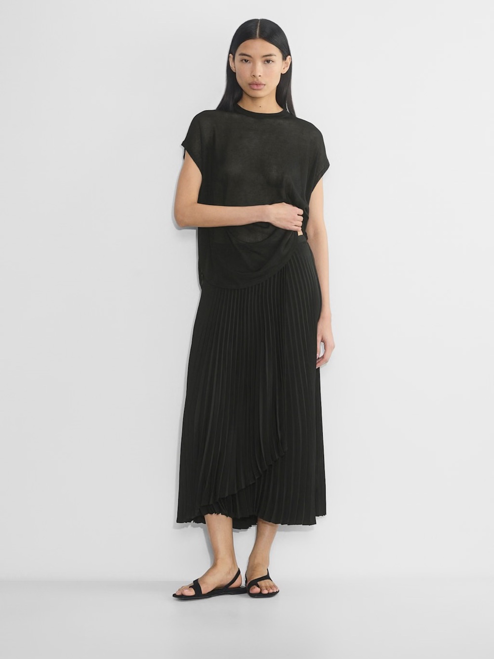 Aritzia Babaton Black Ladder Skirt. Size S.